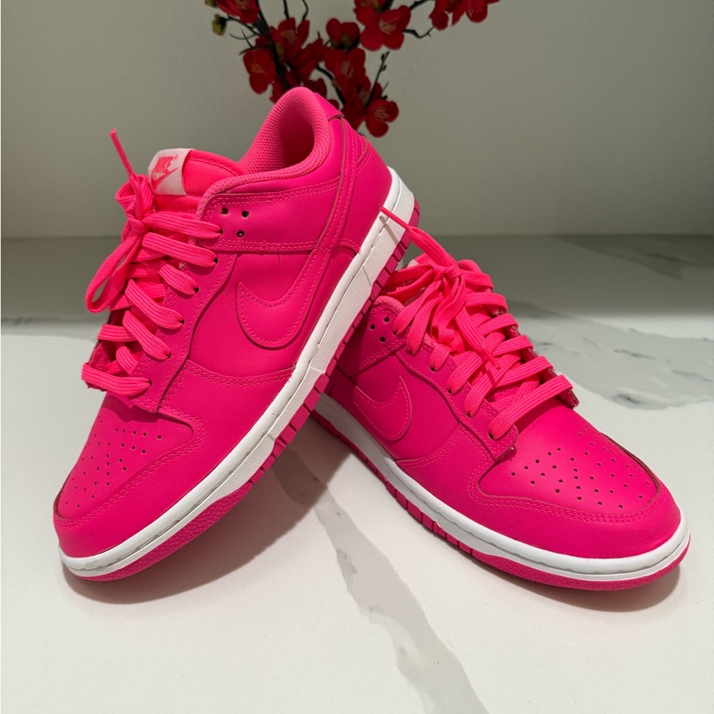 Nike Dunk Low, Hyper Pink - 9.5W